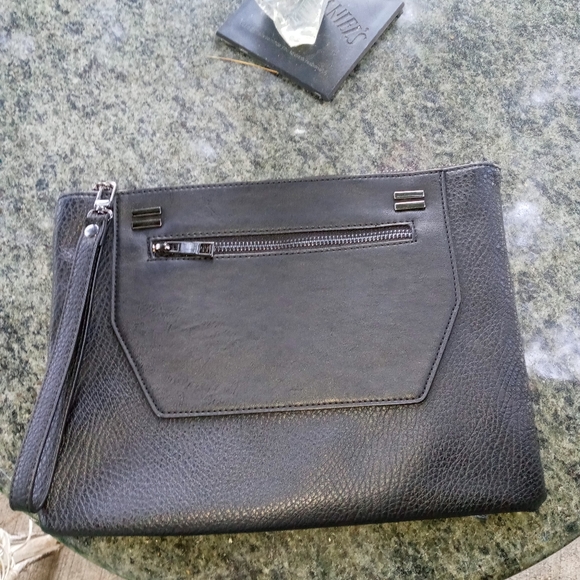 EXPRESS Wristlet - Picture 7 of 11